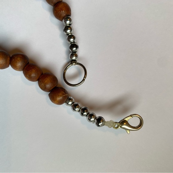 28 1/2" necklace with Large turquoise color pendant and beadwork - Picture 4 of 11